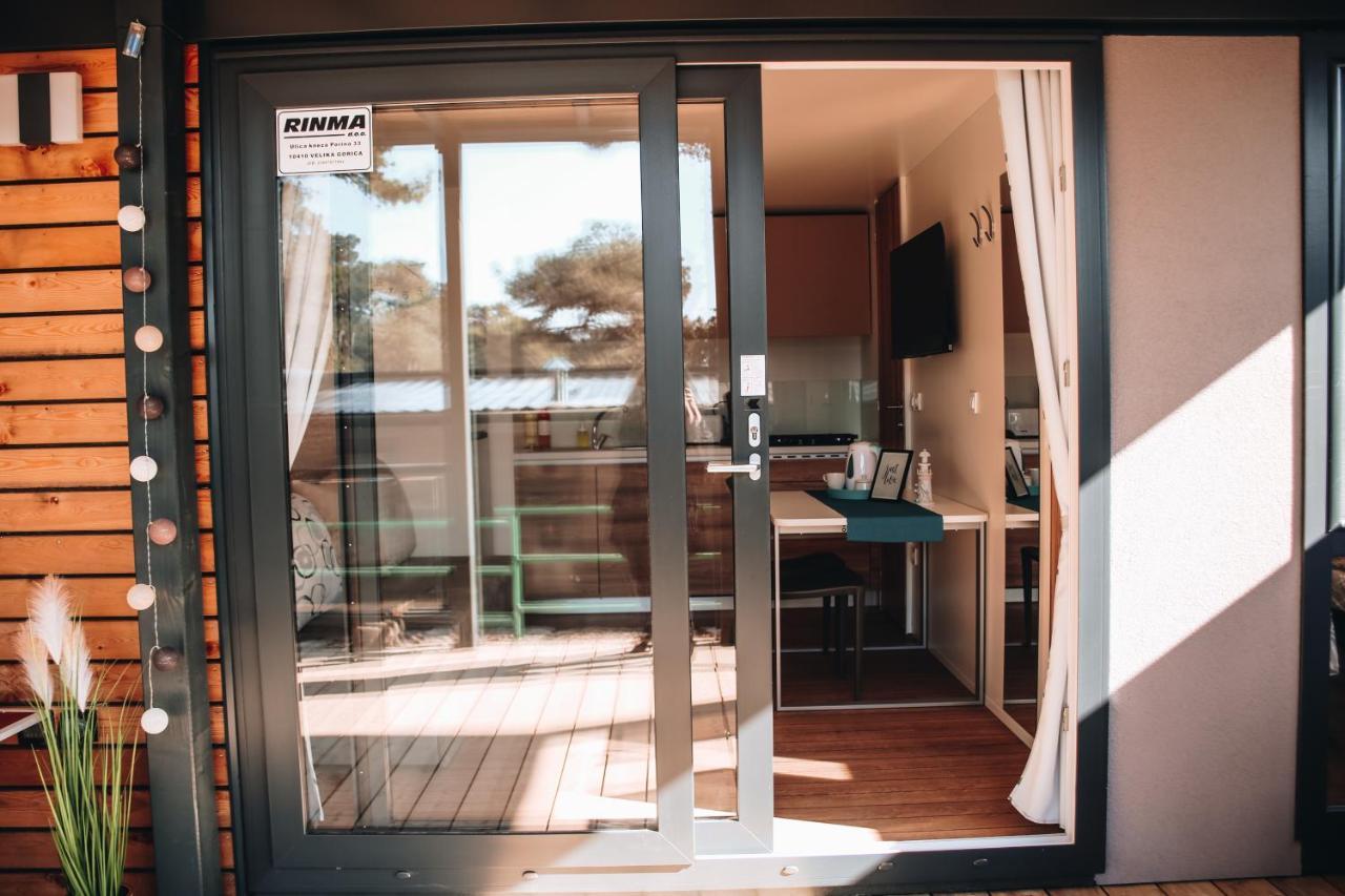 Mobile Home Peponi Del Mar, Camping Porton Biondi โรวีน ภายนอก รูปภาพ