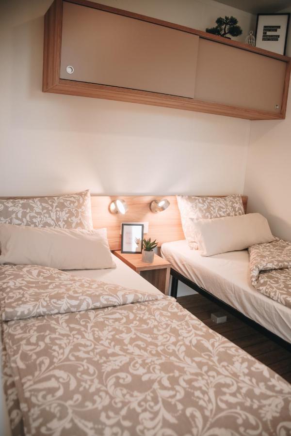Mobile Home Peponi Del Mar, Camping Porton Biondi โรวีน ภายนอก รูปภาพ