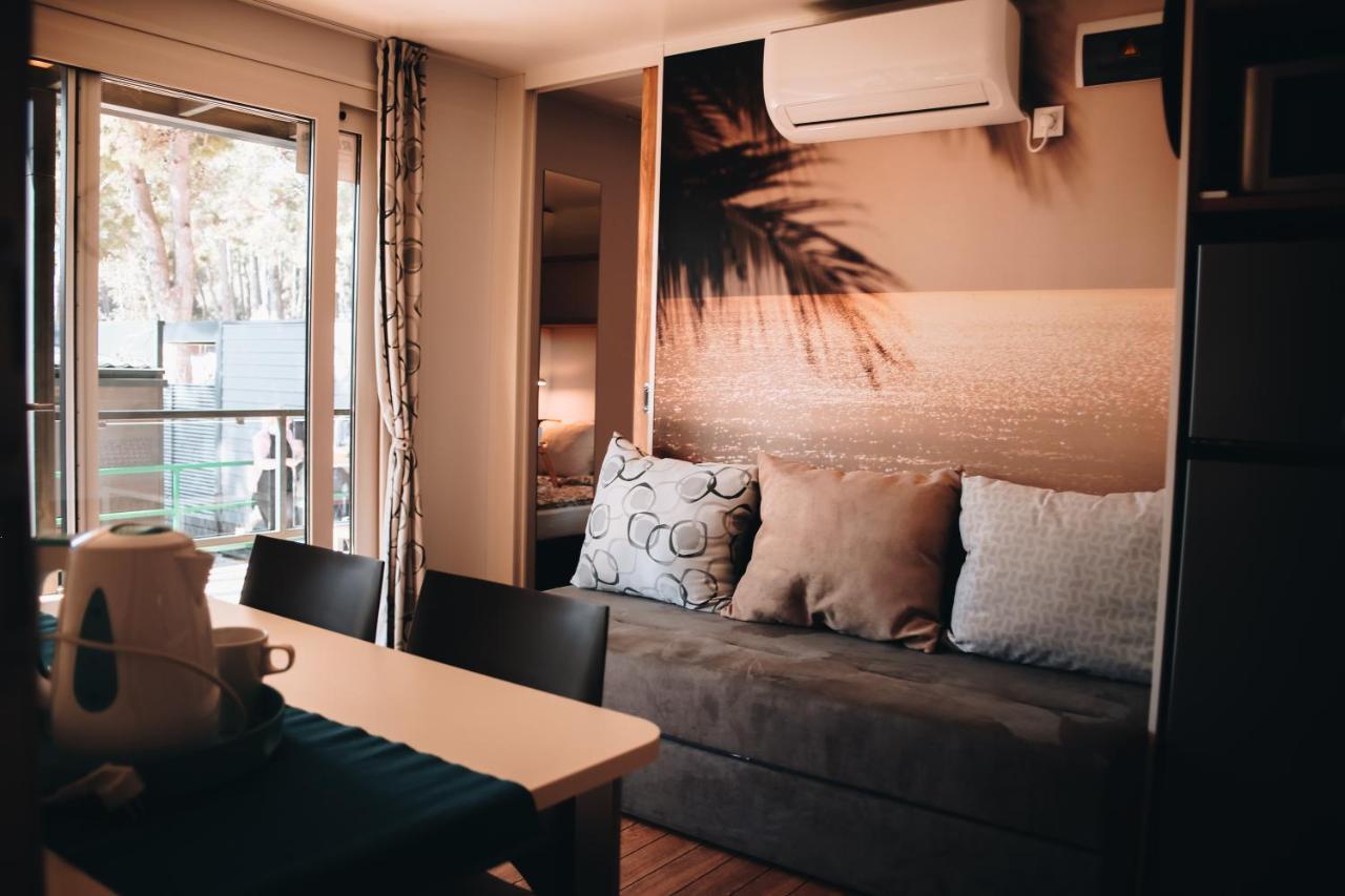 Mobile Home Peponi Del Mar, Camping Porton Biondi โรวีน ภายนอก รูปภาพ